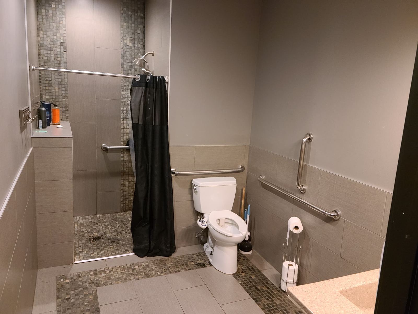 THREE CLEAN BATHROOMS & A SHOWER